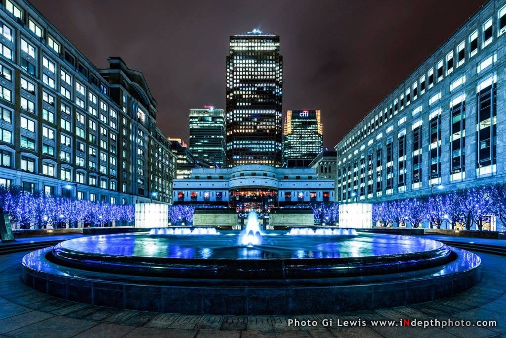 Canary Wharf fountain and lights at night